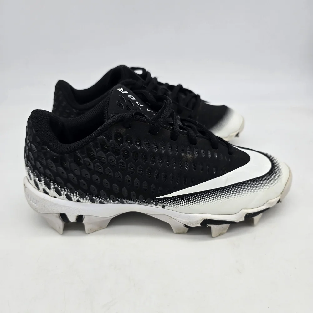 Nike shoe youth